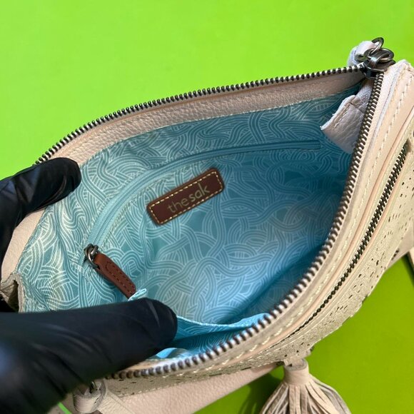 The Sak Boho Preppy White Tassel Western Native Crossbody Side Purse Bag - Picture 2 of 8